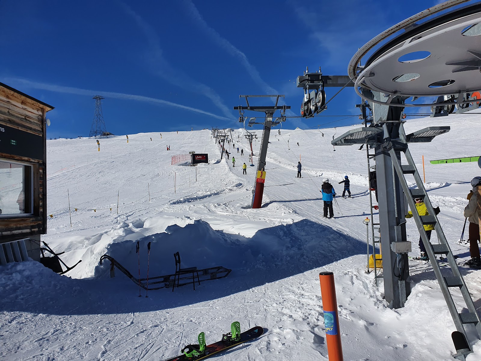 A gondola rising from Flims toward the Vorab glacier
